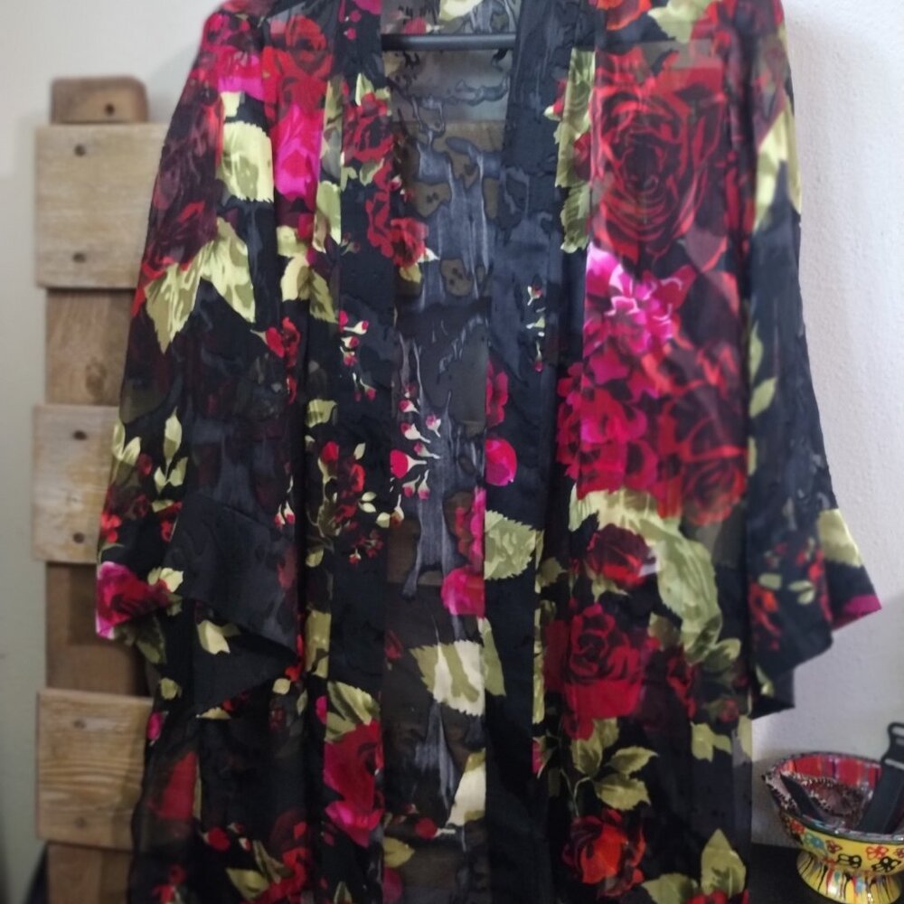 Robe - Picture 2 of 4